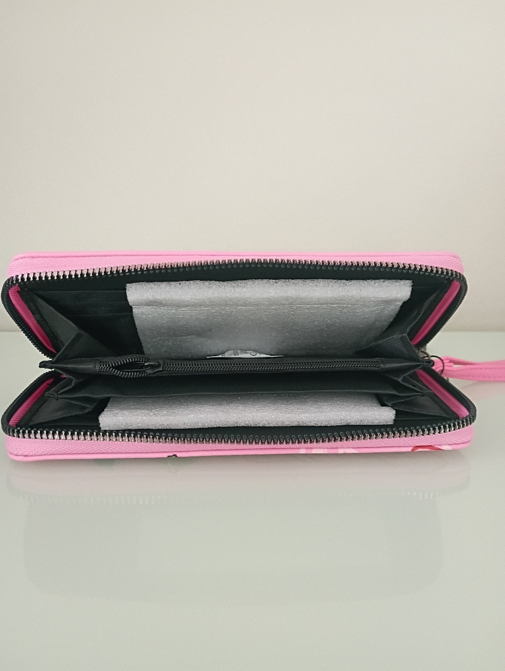New Ed Hardy Pink Leopard Zip Wallet - Picture 2 of 6